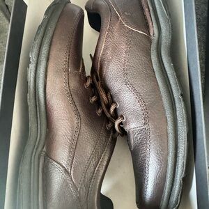 New Rockport: MEN'S WORLD TOUR CLASSIC LACE UP SHOES